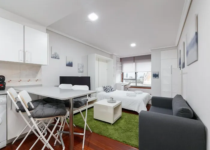 Estudio Moderno Con Parking By Vigo